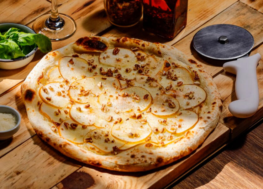 Pera Gorgonzola Gorgonzola cream (homemade), pear, gorgonzola and walnuts