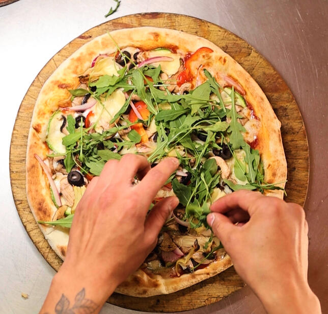 Vegana Same as vegetarian but without mozzarella